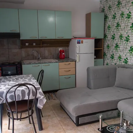 Roses Apartmán